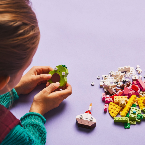 slide 12 of 21, LEGO Classic Creative Food Friends Building Toy 11039, 1 ct