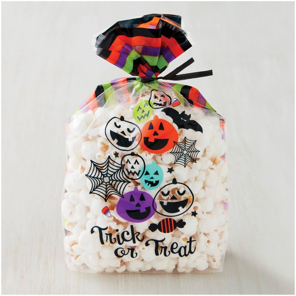 slide 3 of 3, Wilton Plastic Trick or Treat Halloween Treat Bags, 20 ct