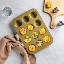 Hy-Vee Seasons Gold Nonstick Muffin Pan