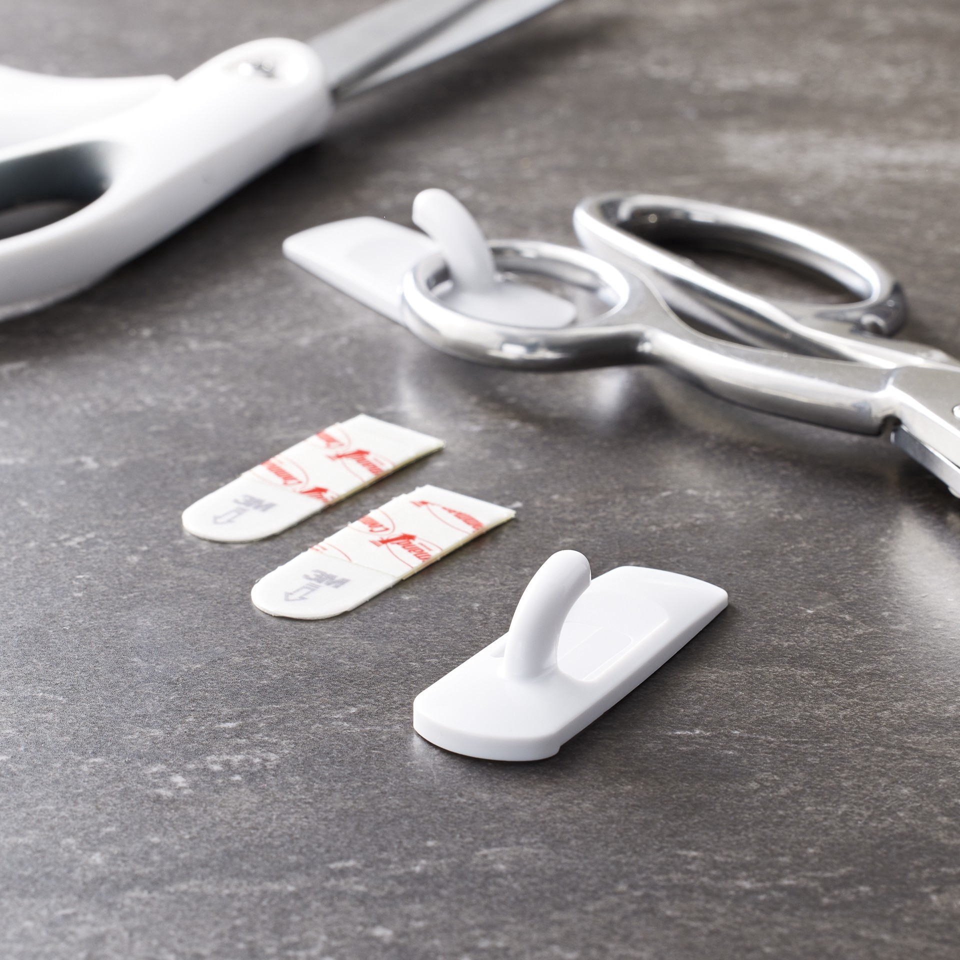 slide 4 of 4, 3m Command Utility Hooks Value Pack, 2.375 in x 0.875 in x 0.625 in