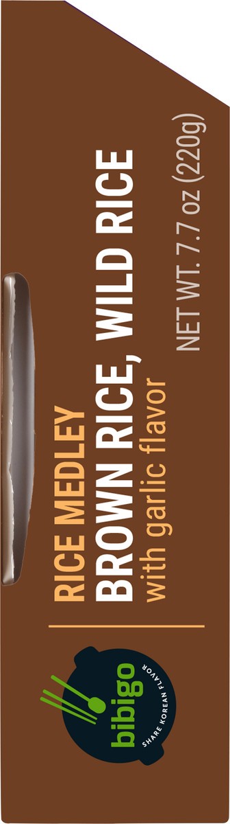 slide 8 of 9, Bibigo Brown Rice Wild Rice With Garlic Flavor, 7.7 oz