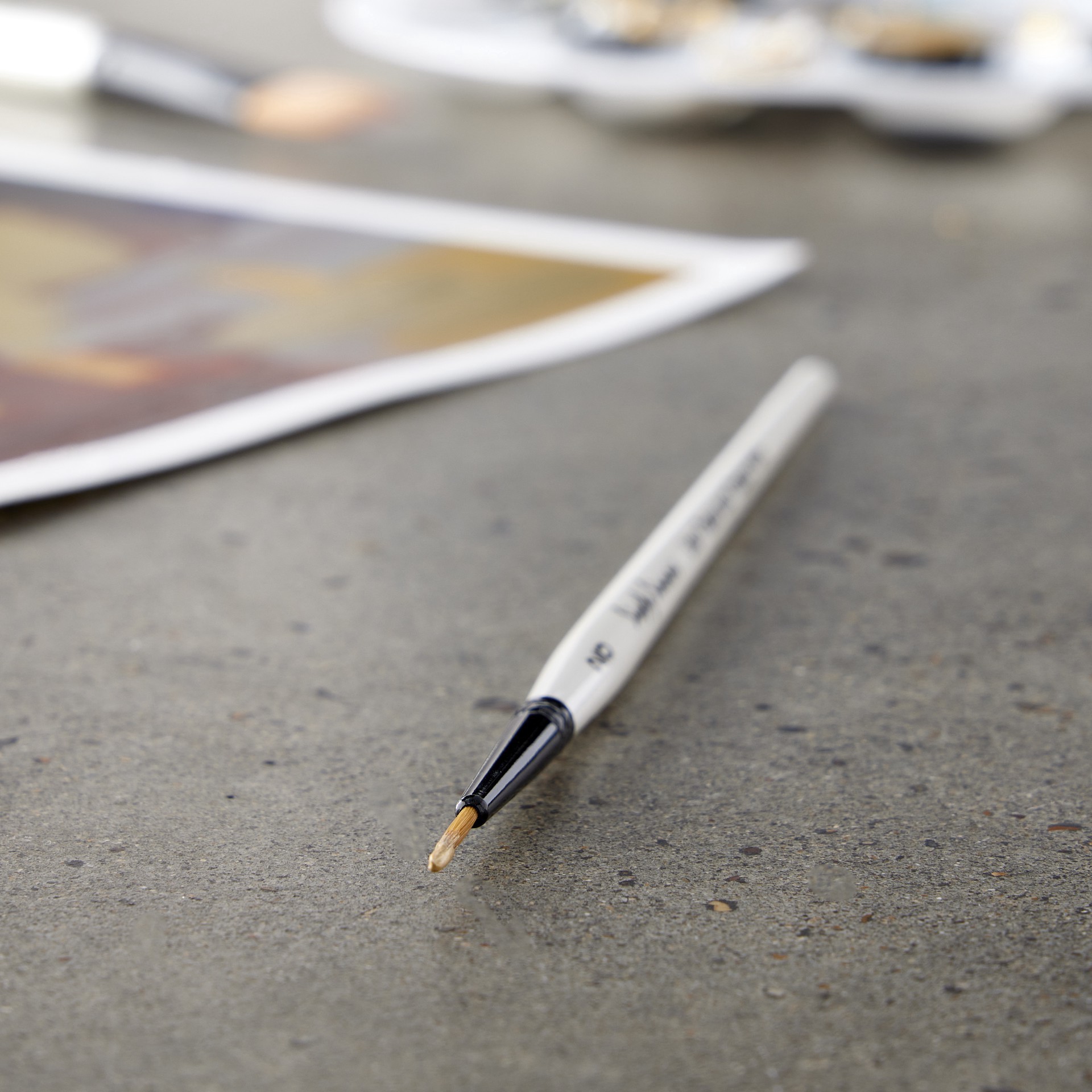 slide 2 of 2, Robert Simmons Simply Simmons Short Handle Liner Brush, 2/0