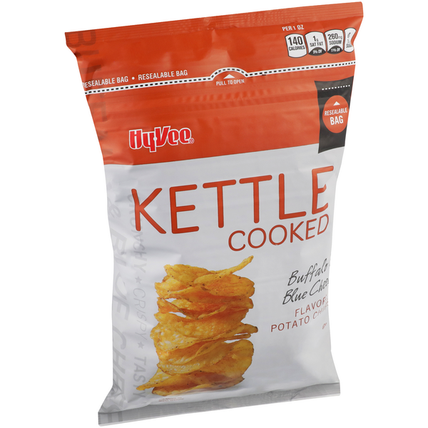 slide 1 of 1, Hy-vee Buffalo & Blue Cheese Flavored Kettle Cooked Potato Chips, 8.5 oz