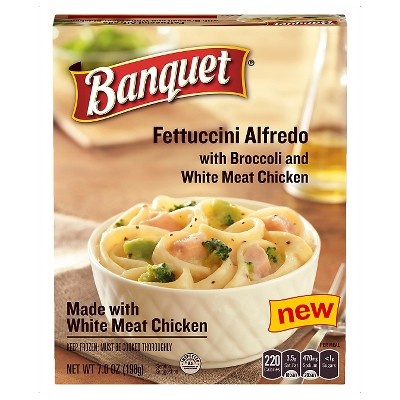 slide 1 of 1, Banquet Fettuccini Alfredo With Chicken And Broccoli Entree, 7 oz