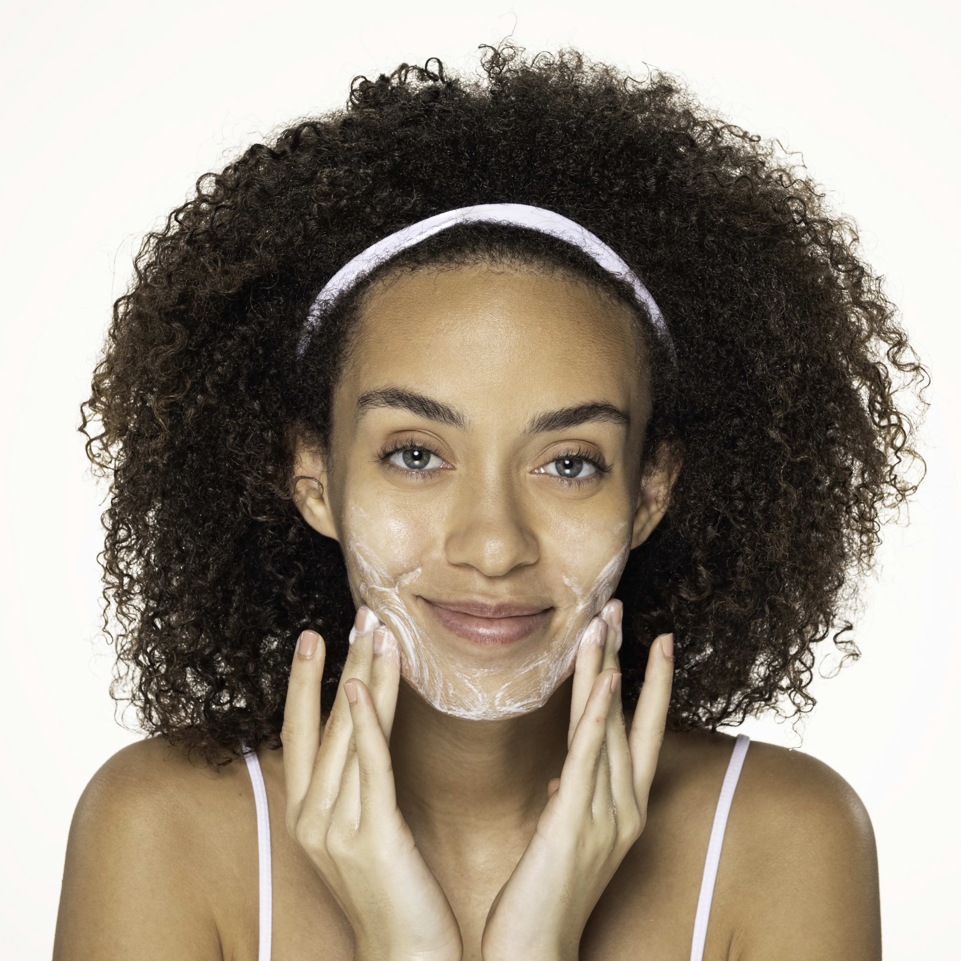 slide 3 of 10, Neutrogena Deep Clean Facial Cleanser, 6.7 Fl. Oz, 6.7 oz