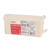 slide 1 of 1, GFS Mozzarella Cheese, 32 oz