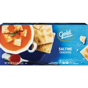slide 1 of 1, CVS Gold Emblem Gold Emblem Saltine Crackers, 4 Packs, 16 Oz, 16 oz