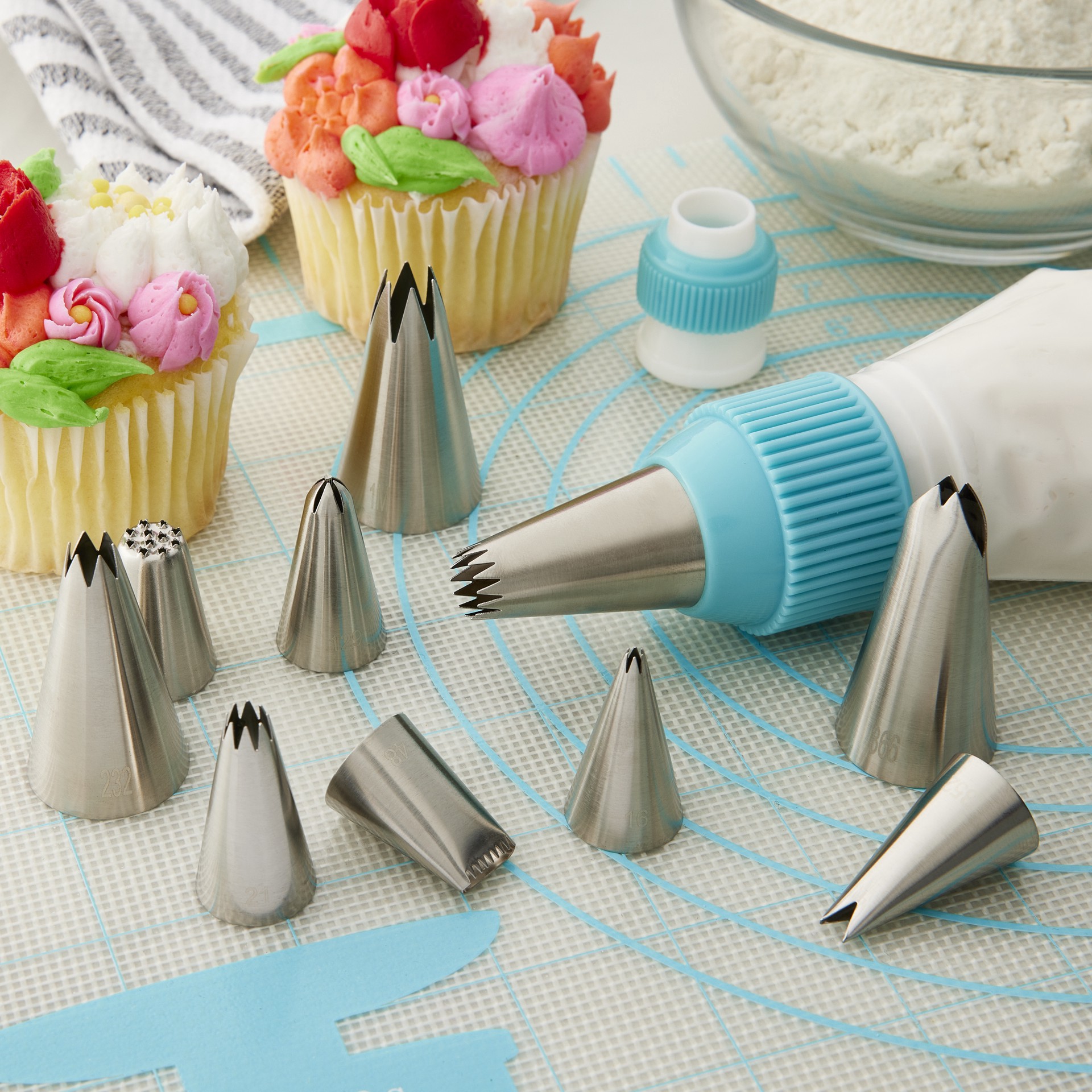 slide 3 of 4, Deluxe Decorating Set By Celebrate It, 8.1 in x 8.1 in x 10 in