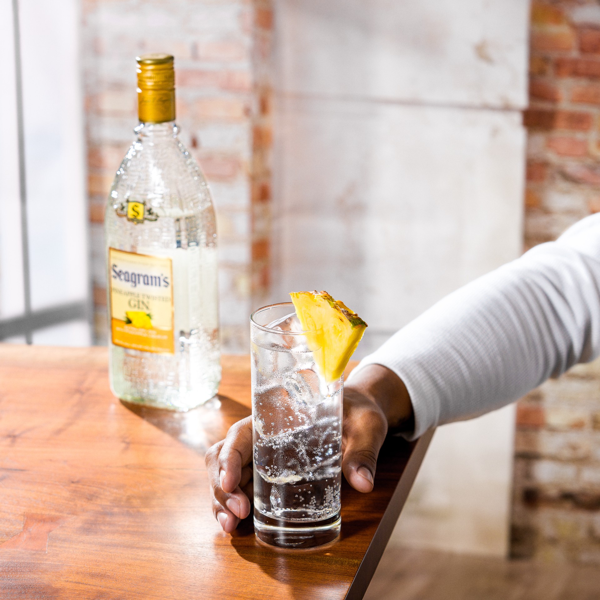 slide 6 of 9, Seagram's Seagrams Twisted Pineapple Flavored Gin 750mL Bottle, 750 ml