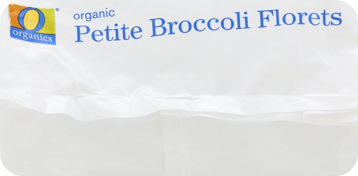 slide 3 of 7, O Organics Organic Petite Broccoli Florets, 16 oz