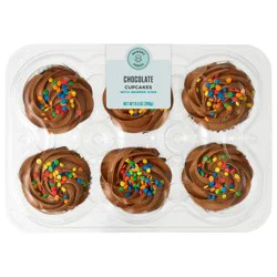 Bakery Fresh Chocolate Cupcakes With Whipped Icing