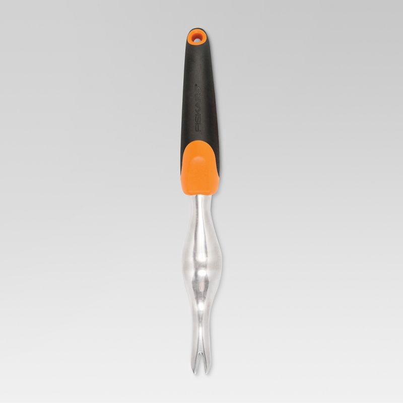 slide 1 of 21, Fiskars Ergo Weeder Scratch Tool, 1 ct