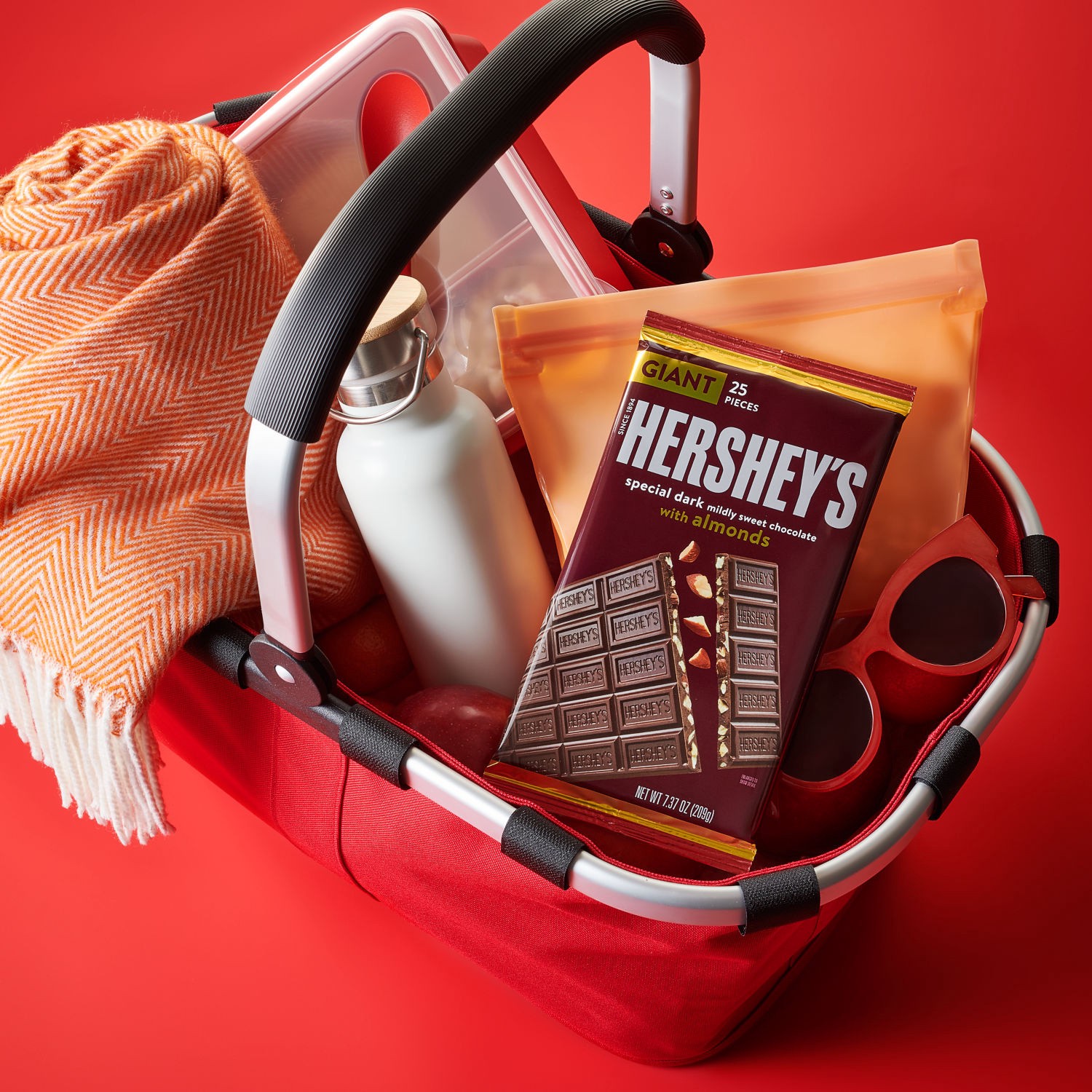 slide 4 of 8, Hershey's Mildly Sweet Special Dark Giant Chocolate with Almonds 7.37 oz, 7.37 oz