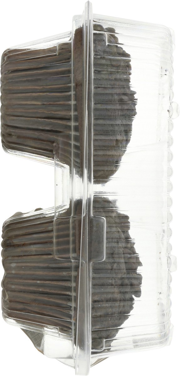 slide 8 of 13, SE Grocers Double Chocolate Chip Muffin, 1 ct