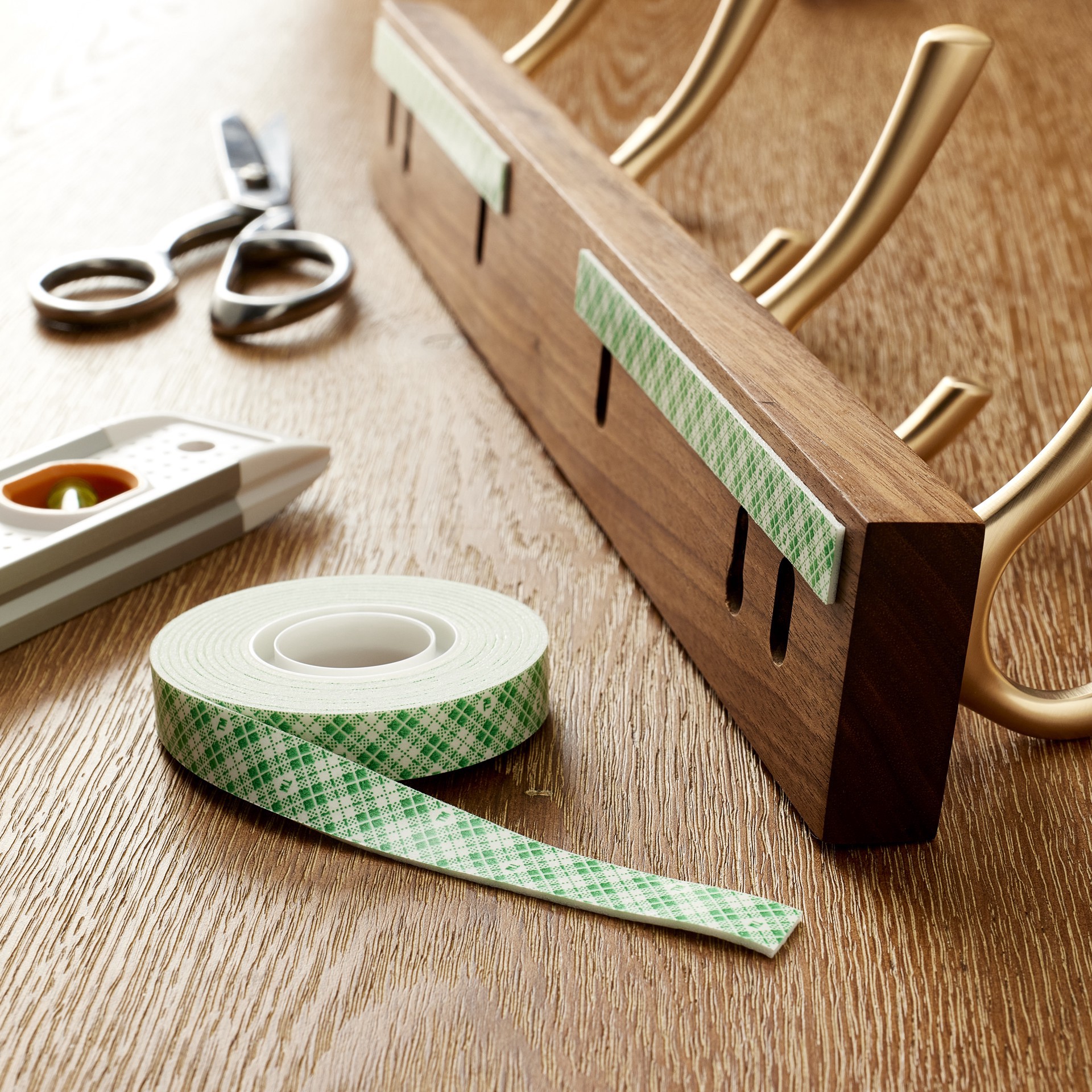 slide 7 of 13, 3m Scotch Permanent Mounting Tape, 1/2 in x 75 in