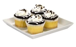 Giant Eagle Boston Creme Cupcakes, 4 Ct
