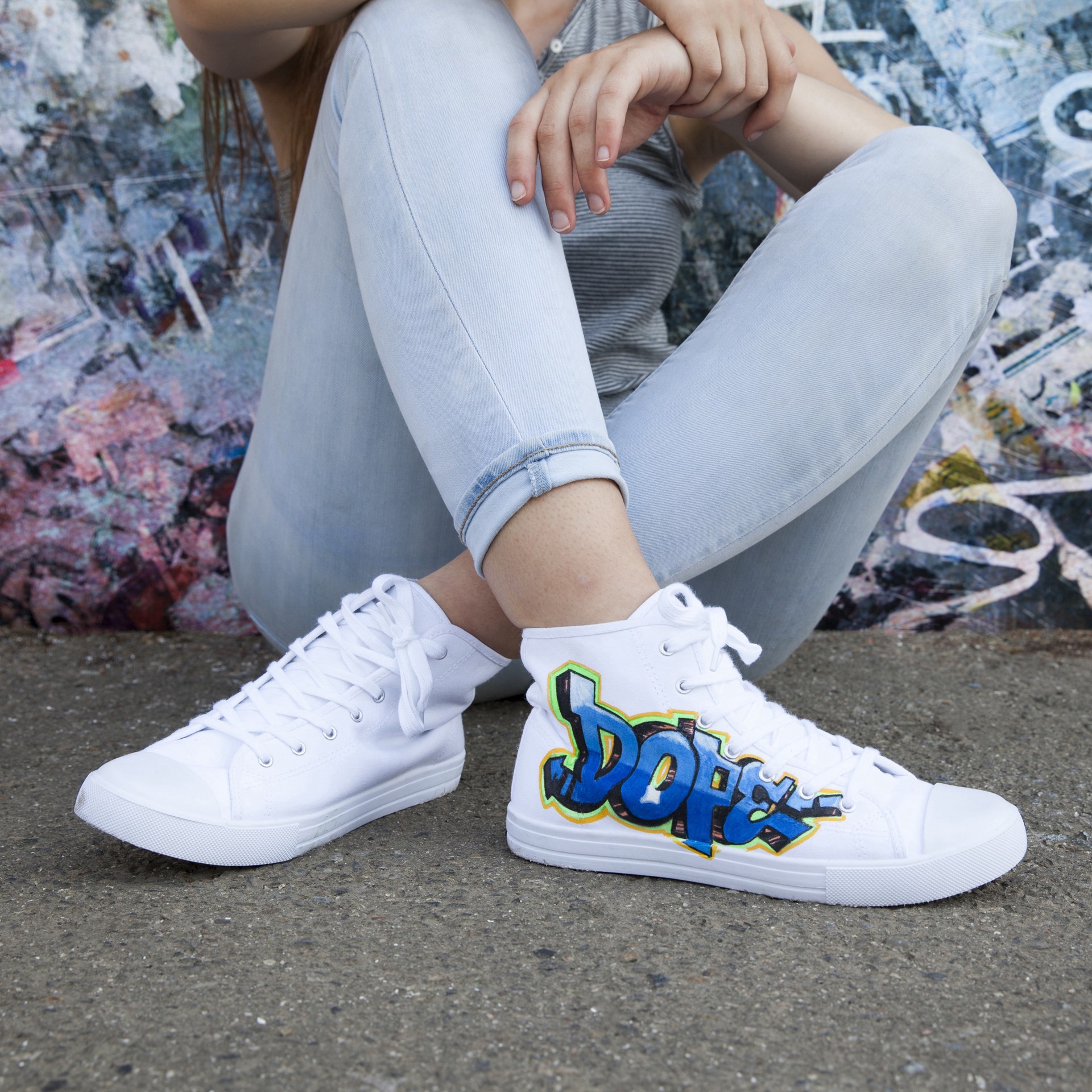 slide 5 of 5, Tulip Graffiti Fabric Paint Markers, Rainbow, 1 ct