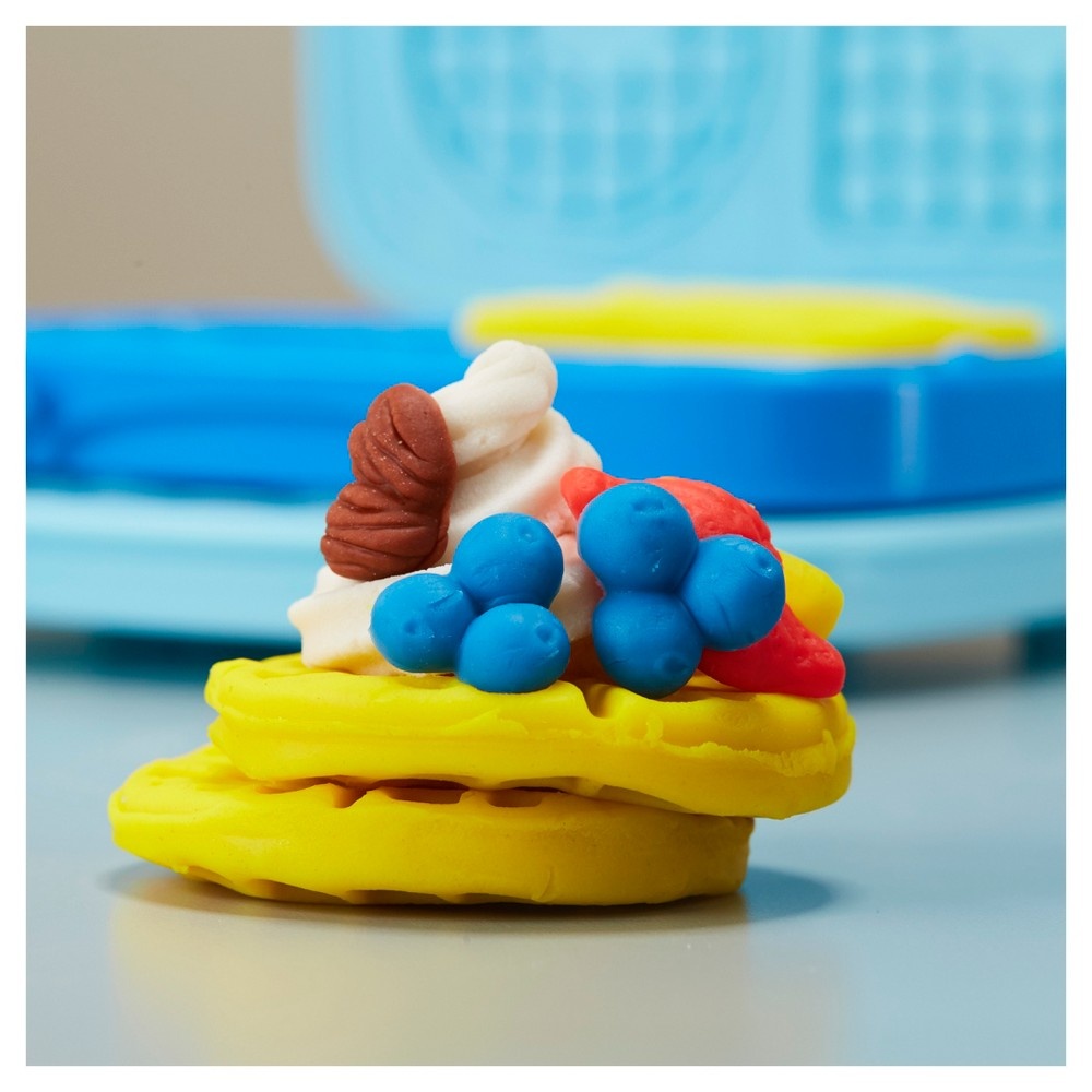 slide 16 of 18, Hasbro Play-Doh Kitchen Creations Breakfast Bakery, 1 ct
