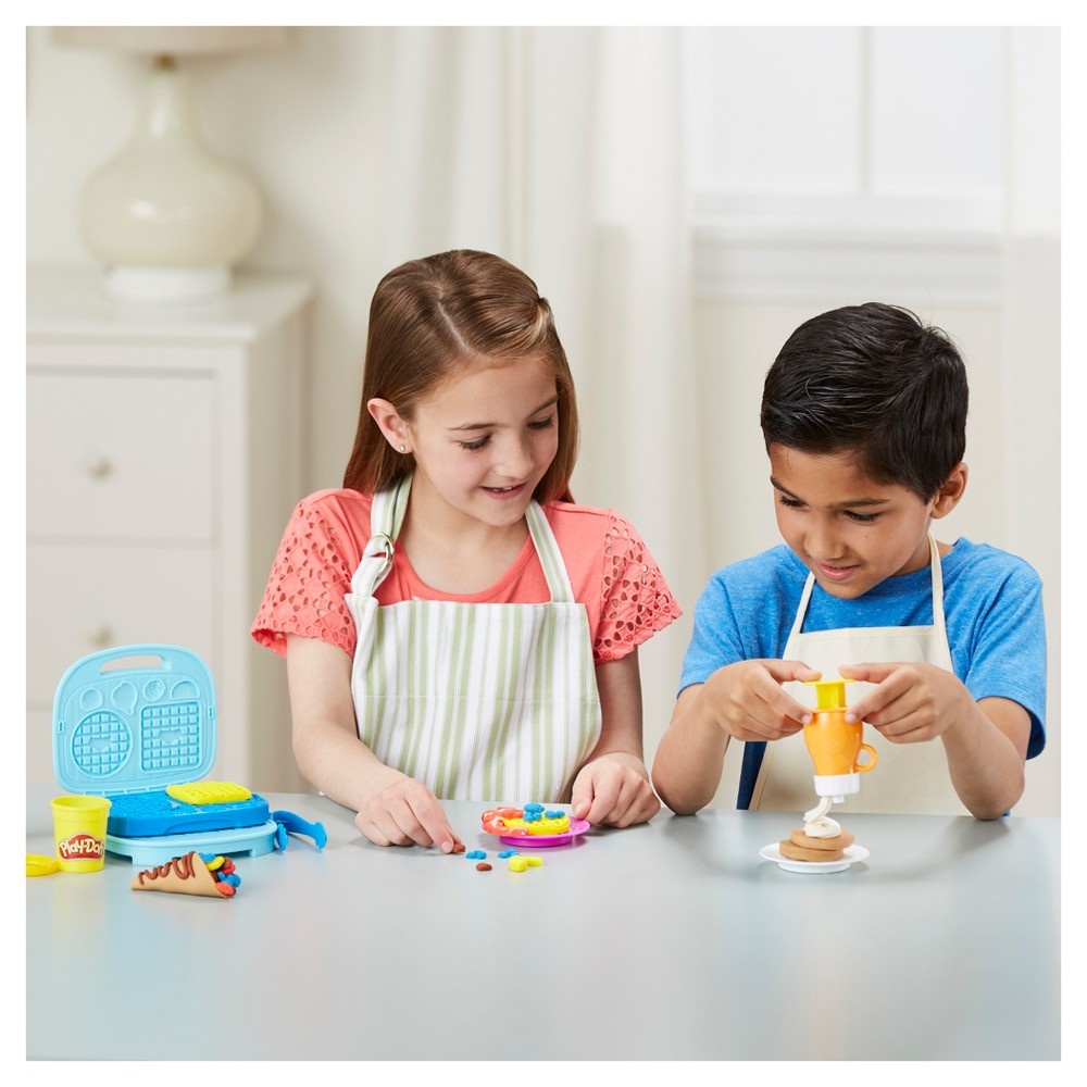 slide 17 of 18, Hasbro Play-Doh Kitchen Creations Breakfast Bakery, 1 ct