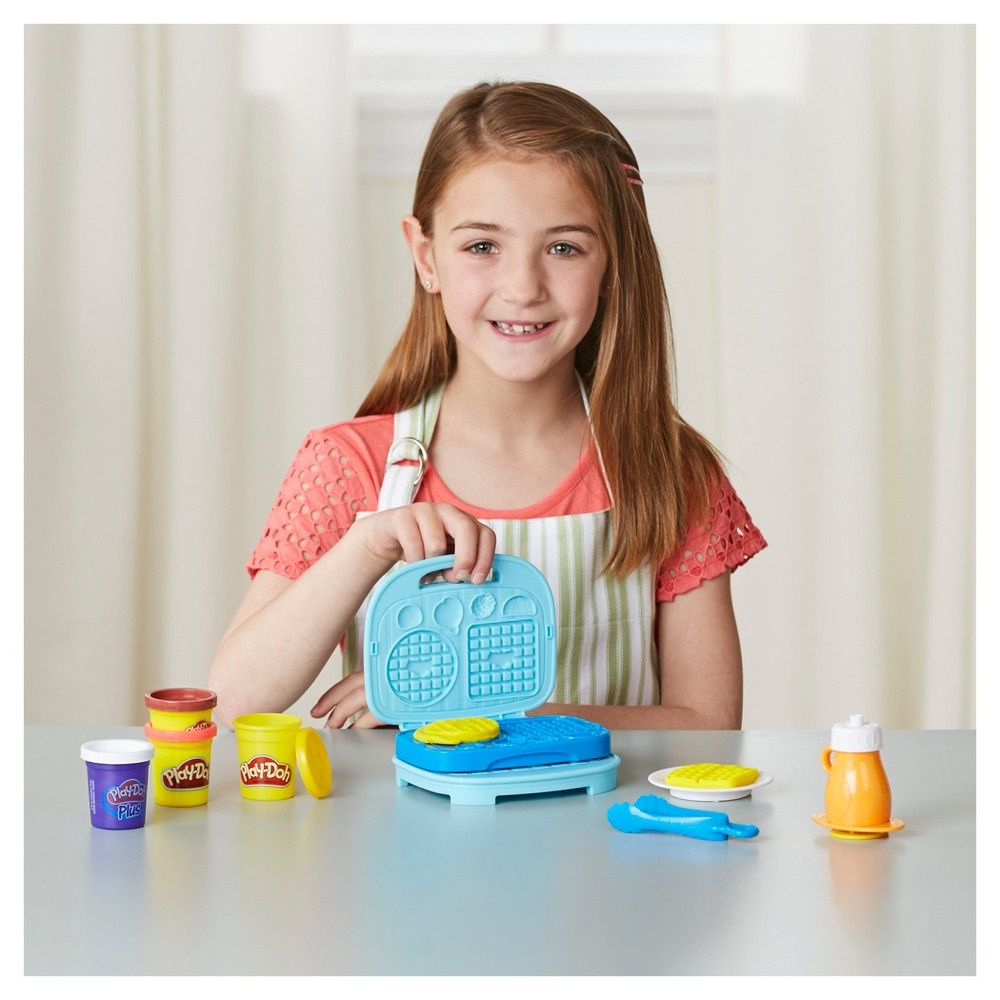 slide 7 of 18, Hasbro Play-Doh Kitchen Creations Breakfast Bakery, 1 ct