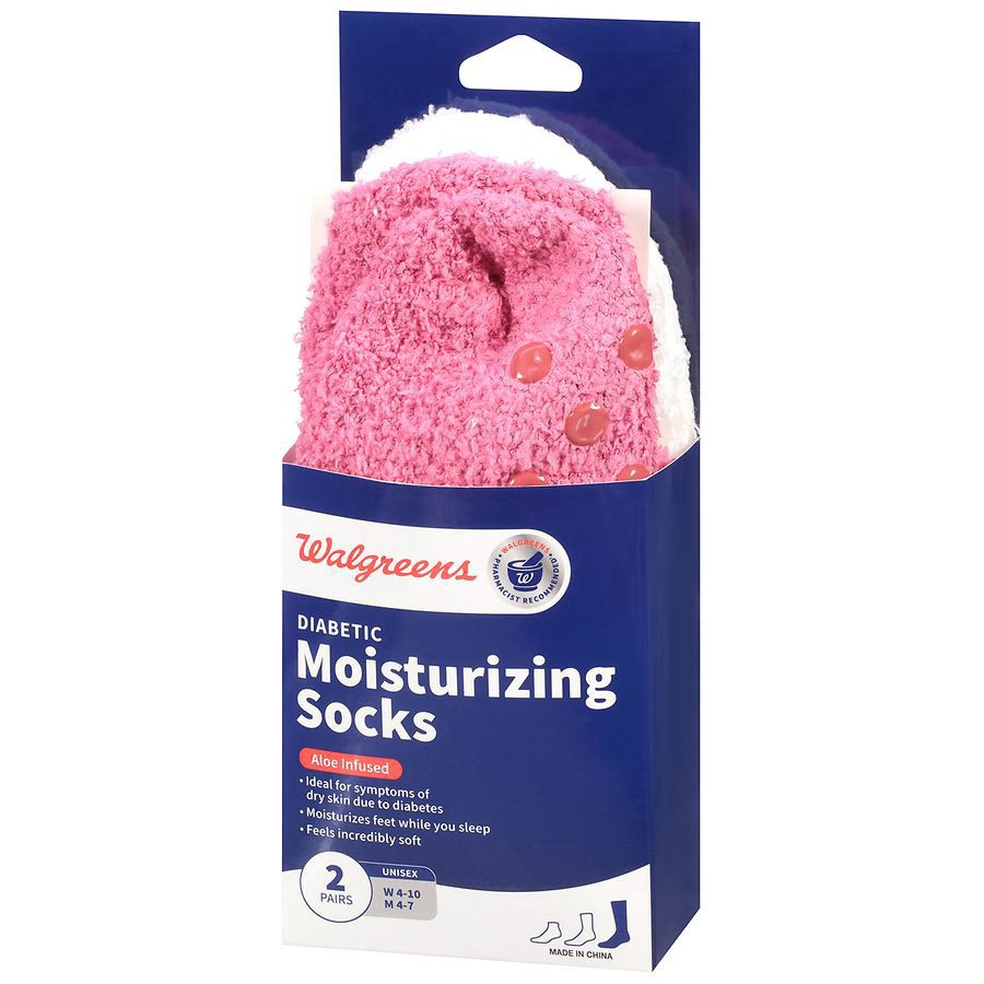 slide 3 of 3, Walgreens Women's Moisturizing Socks 7-10, 2 pair