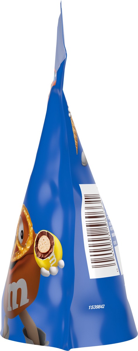 slide 6 of 9, M&M's Pretzel Milk Chocolate Candy, Sharing Size, 7.4 oz Bag, 7.4 oz