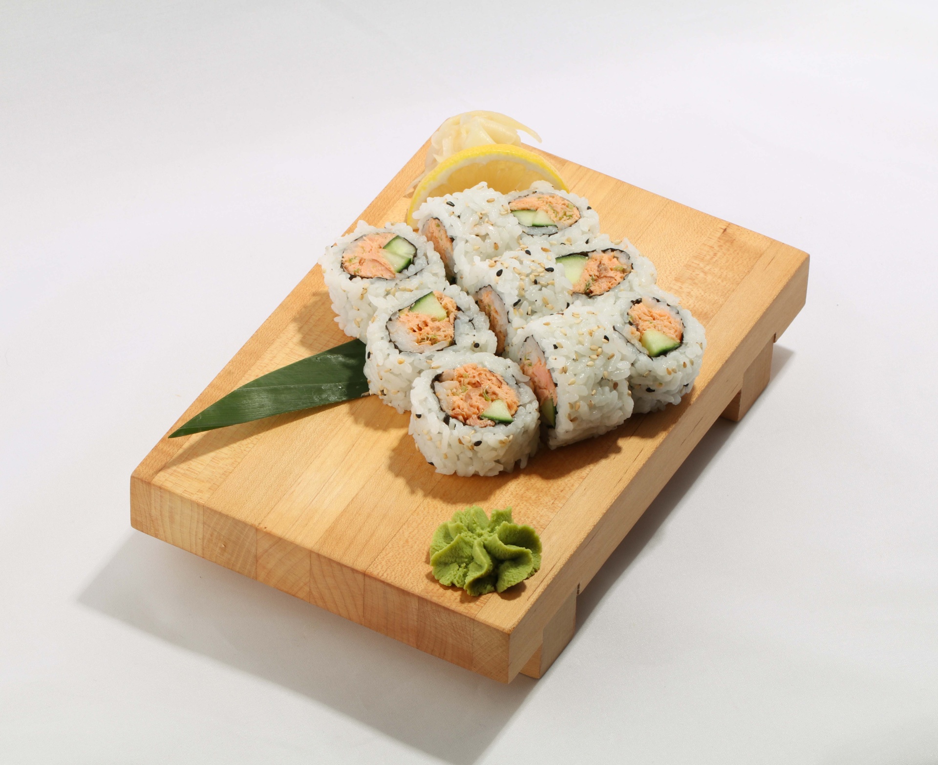 slide 1 of 1, Spicy Salmon Roll, 1 ct