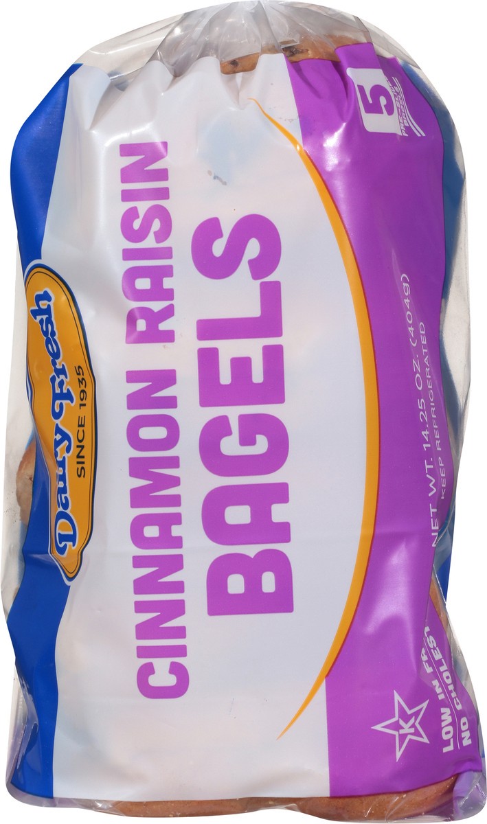 slide 2 of 9, Dairy Fresh Cinnamon Bagels, 14.5 oz