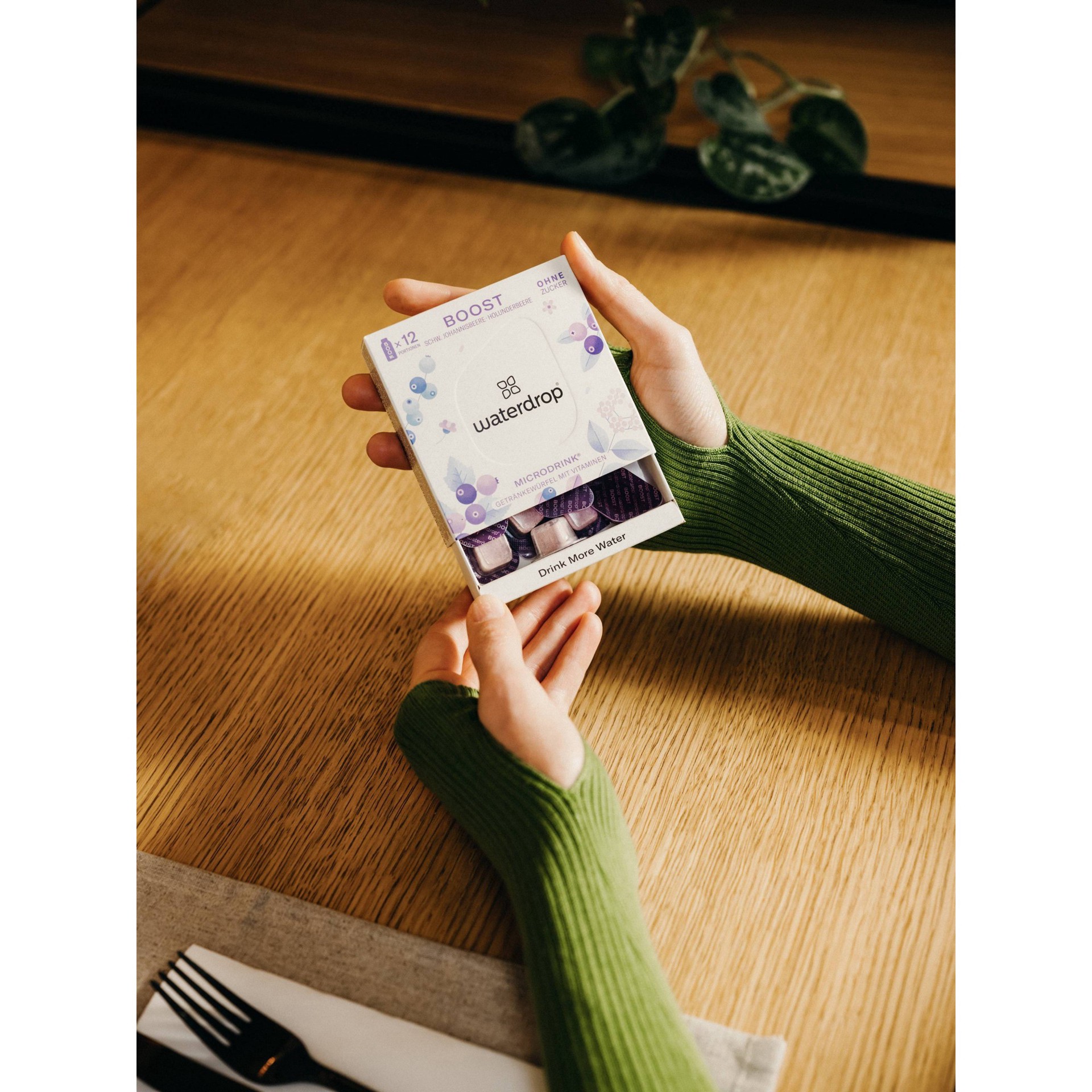 slide 2 of 4, Waterdrop Microdrink Zero Sugar Boost Blackcurrant Vitamin Hydration Cubes 0.85 oz, 0.85 oz