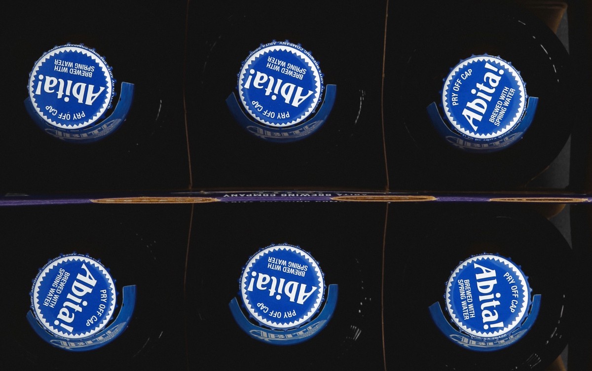 slide 3 of 5, Abita Beer, Light, Lager, 6 ct