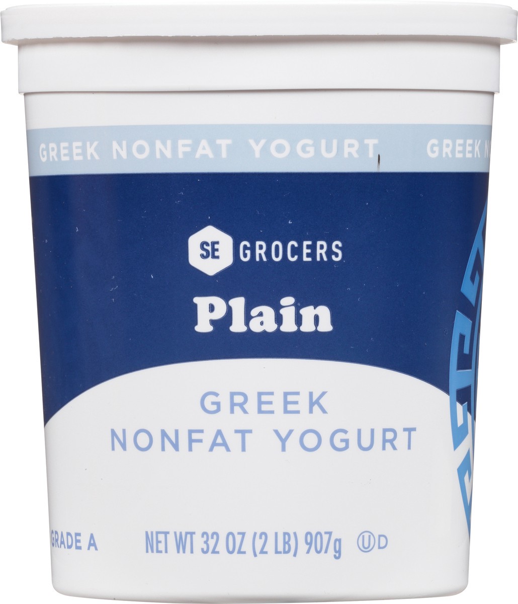 slide 6 of 11, SE Grocers Non Fat Plain Greek Yogurt, 32 oz