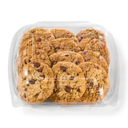 Hy-Vee Oatmeal Chocolate Chip Cookies, 12 Ct.