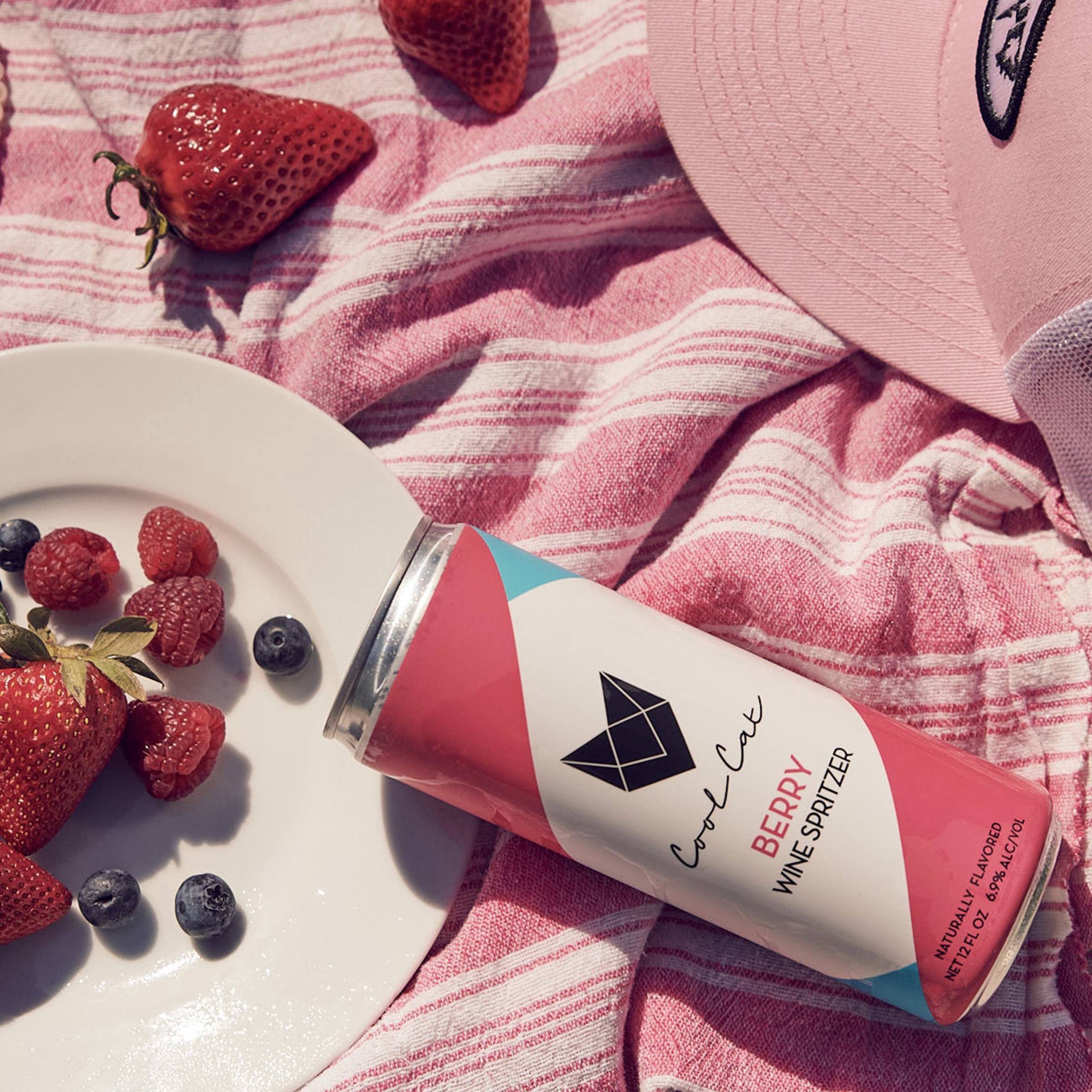 slide 3 of 7, Cool Cat Berry Wine Spritzer, 350 ml