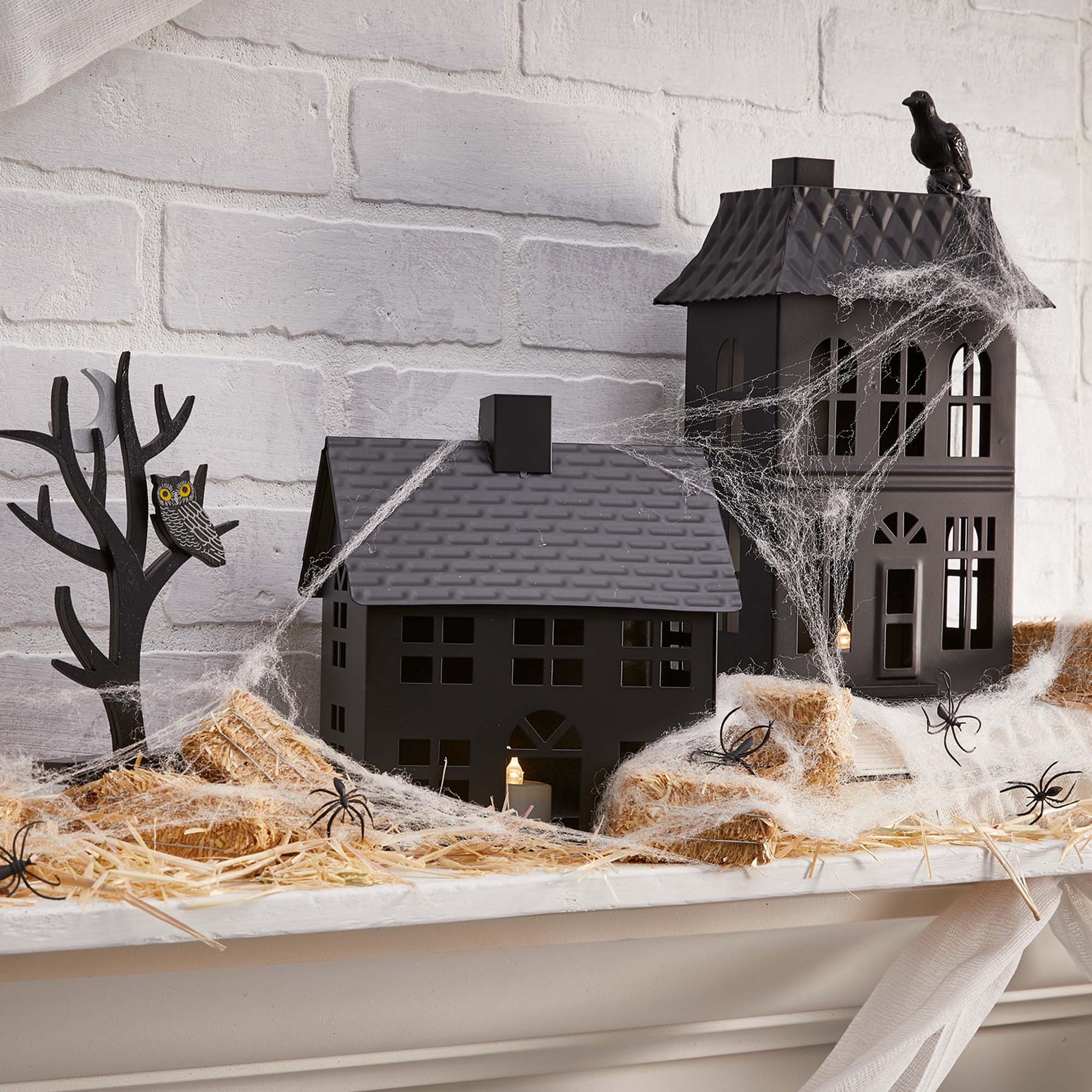 slide 2 of 4, Straw Scatter By Ashland, 2 liter