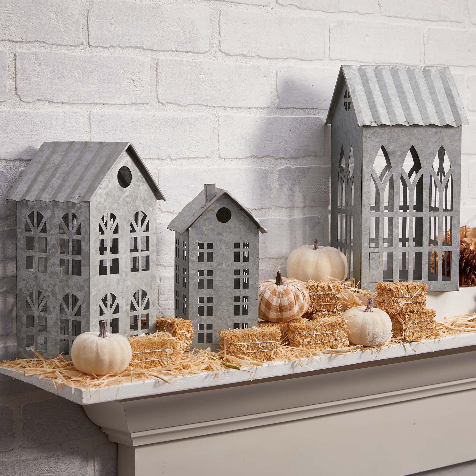 slide 3 of 4, Straw Scatter By Ashland, 2 liter